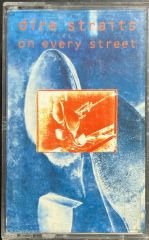 Dire Straits On Every Street Kaset