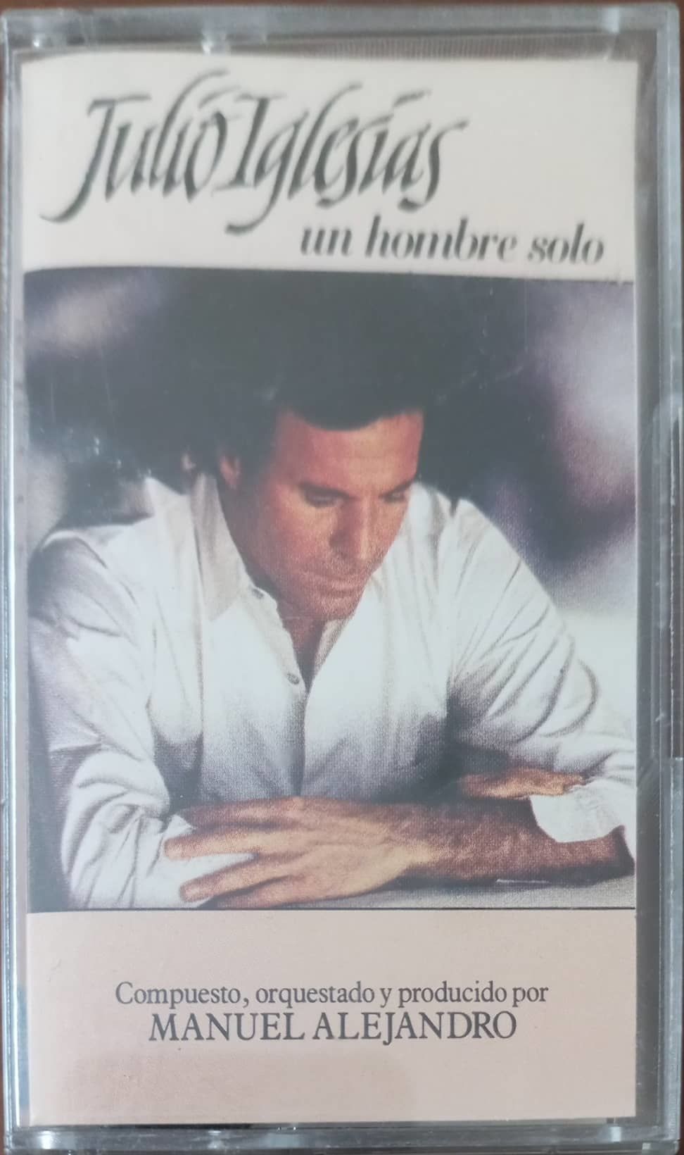 Julio İglesias Un Hombre Solo Kaset