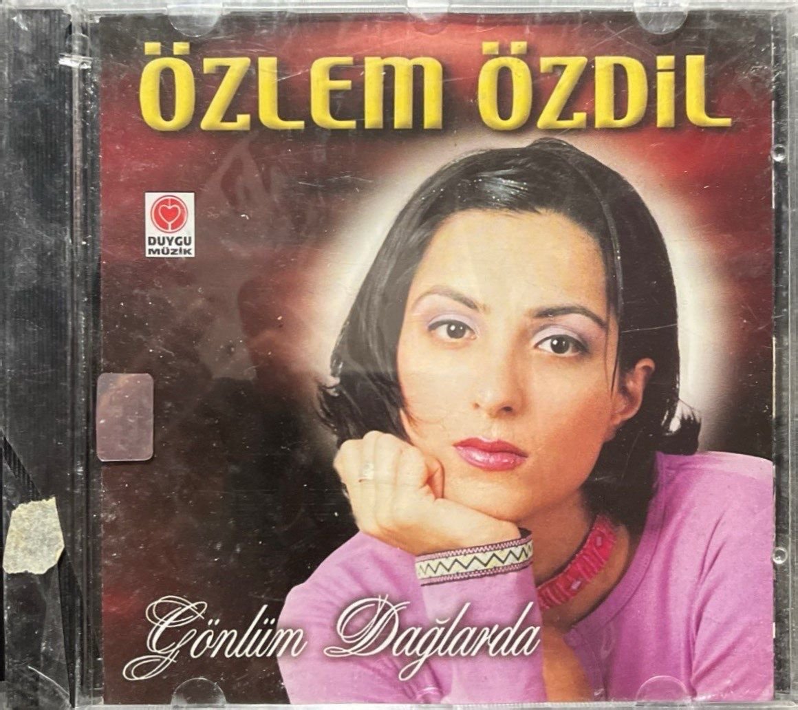 CD Özlem Özdil Gönlüm Dağlarda Açılmamış Jelatininde CD
