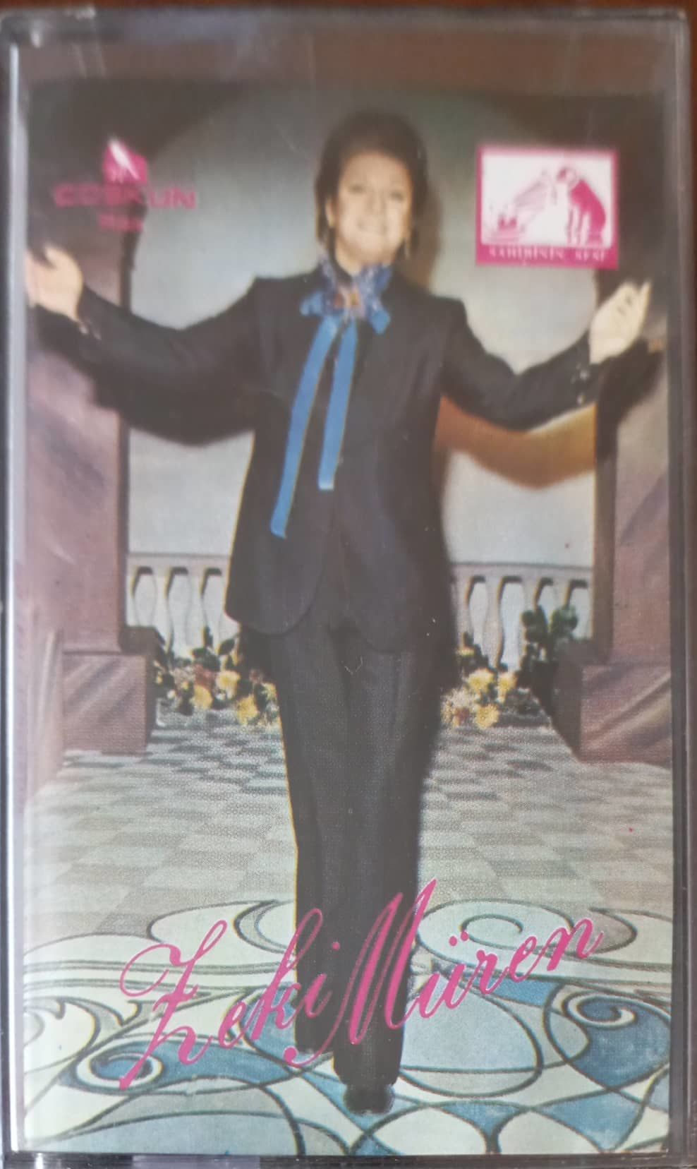 Zeki Müren Bir Tatlı Tebessüm Kaset