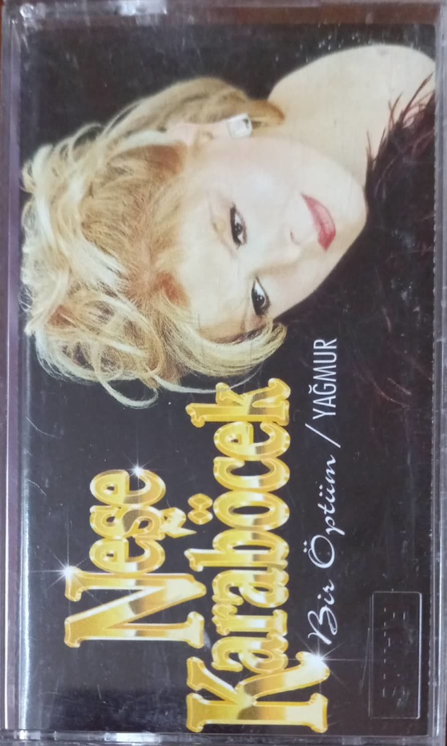 Neşe Karaböcek Bir Öptüm / Yağmur Kaset