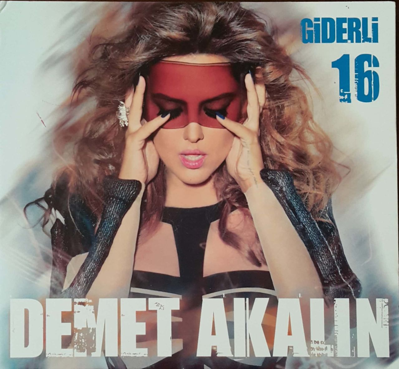 Demet Akalın Giderli 16 CD